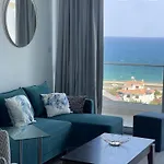 Apartment Blue Shades By The Coast *