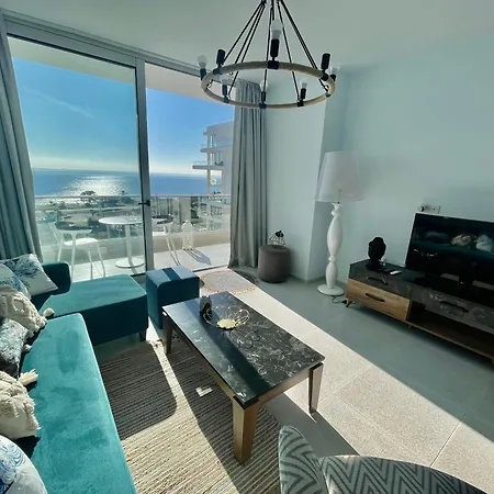Blue Shades By The Coast Apartment *