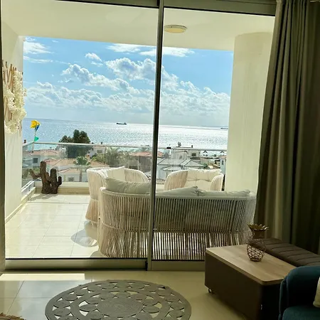 Sea View By The Coast דירה *