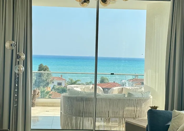 Sea View By The Coast Apartmán *